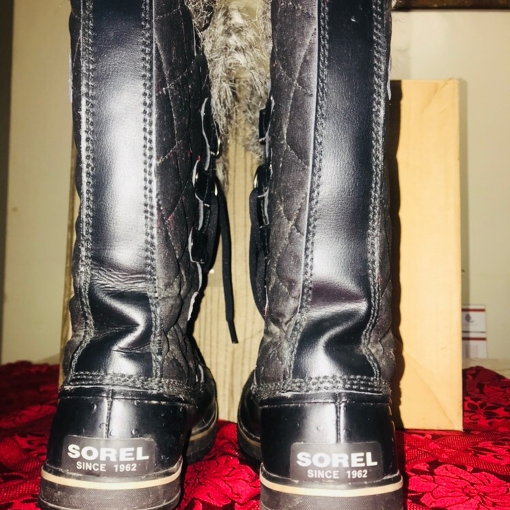 Snow boots